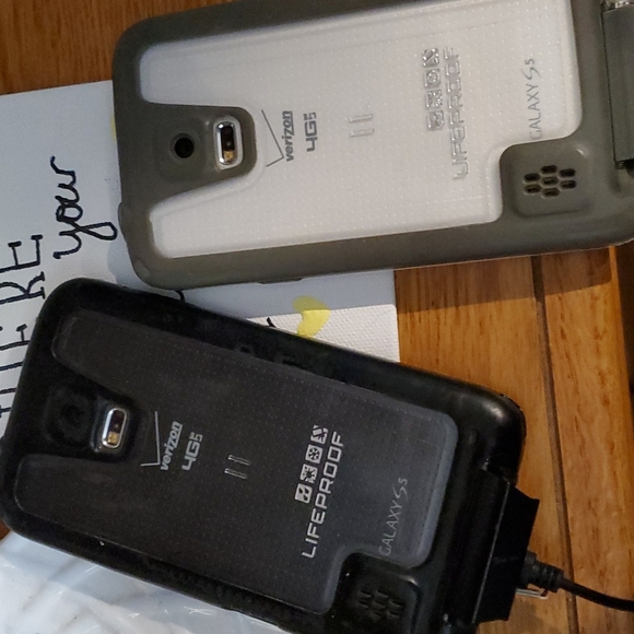 Samsung Galaxy S5 4GLTE Verizon smartphone with lifeproof case - Picture 2 of 2